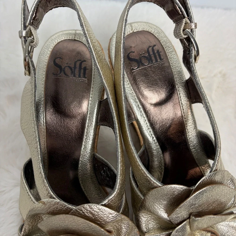 Sofft Womens Gold Metallic Leather Floral Cork Wedge Sandals 9.5M 1256495 CBHK11
